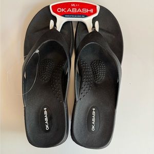 OKA b. OKABASHI BLACK FLIP FLOP THONG RUBBER BEACH SWIM SANDAL SIZE M/L 8/9